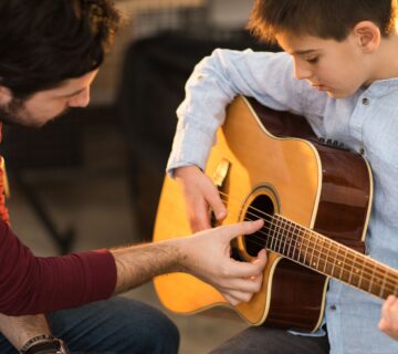 یادگیری گیتار چقدر طول میکشد