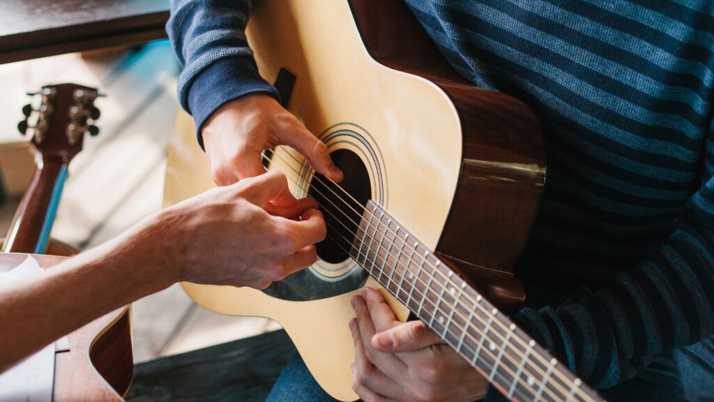 یادگیری گیتار چقدر طول میکشد