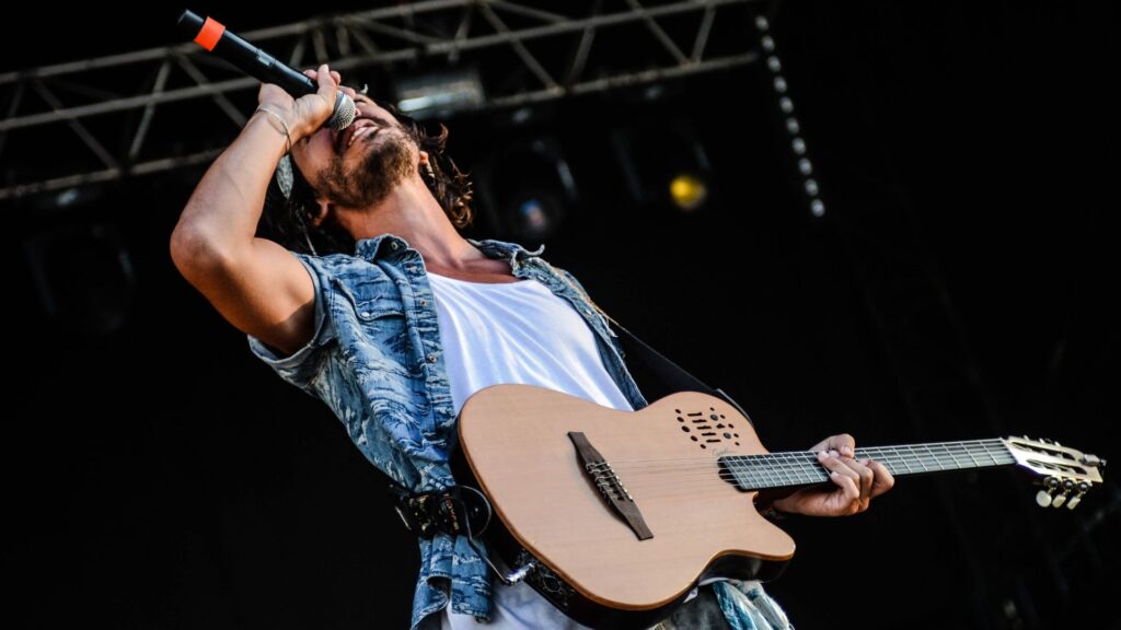 نقل‌قول‌ها و نقدها از مجلات معتبر