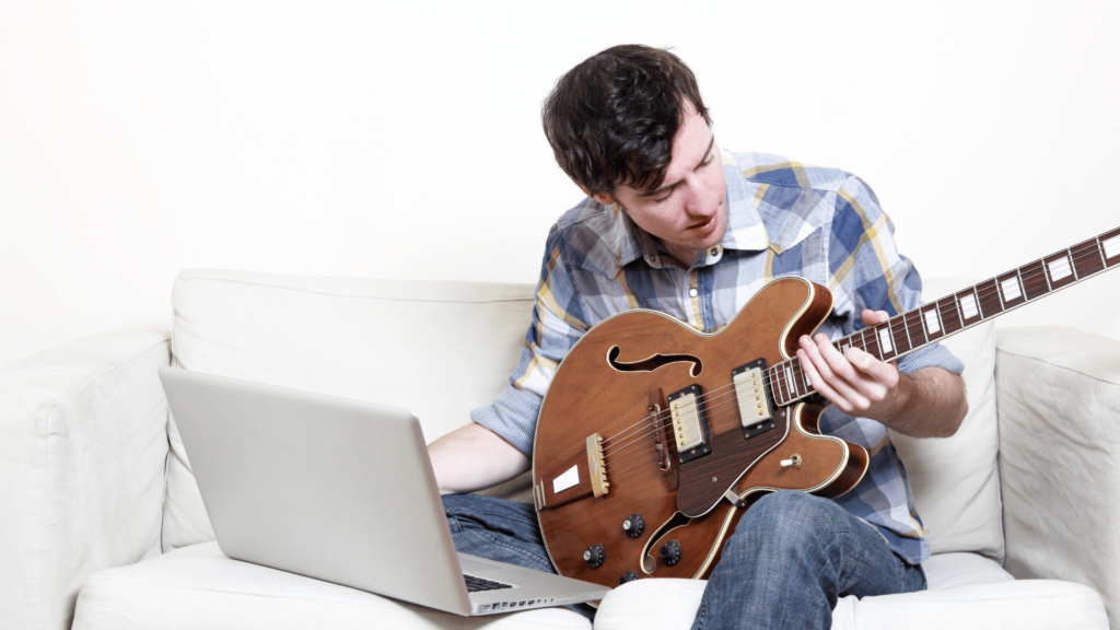 آموزش گیتار (حضوری و آنلاین)